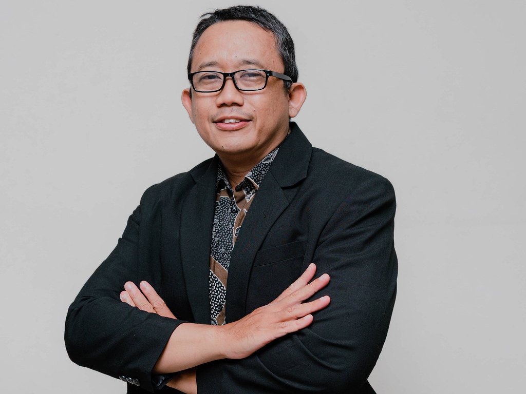 Dr. Tedi Erviantono, S.IP., M.Si